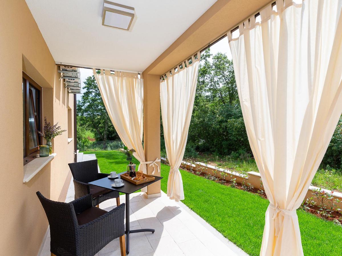 Villa Gioia Apartment With Terrace Porec Bagian luar foto