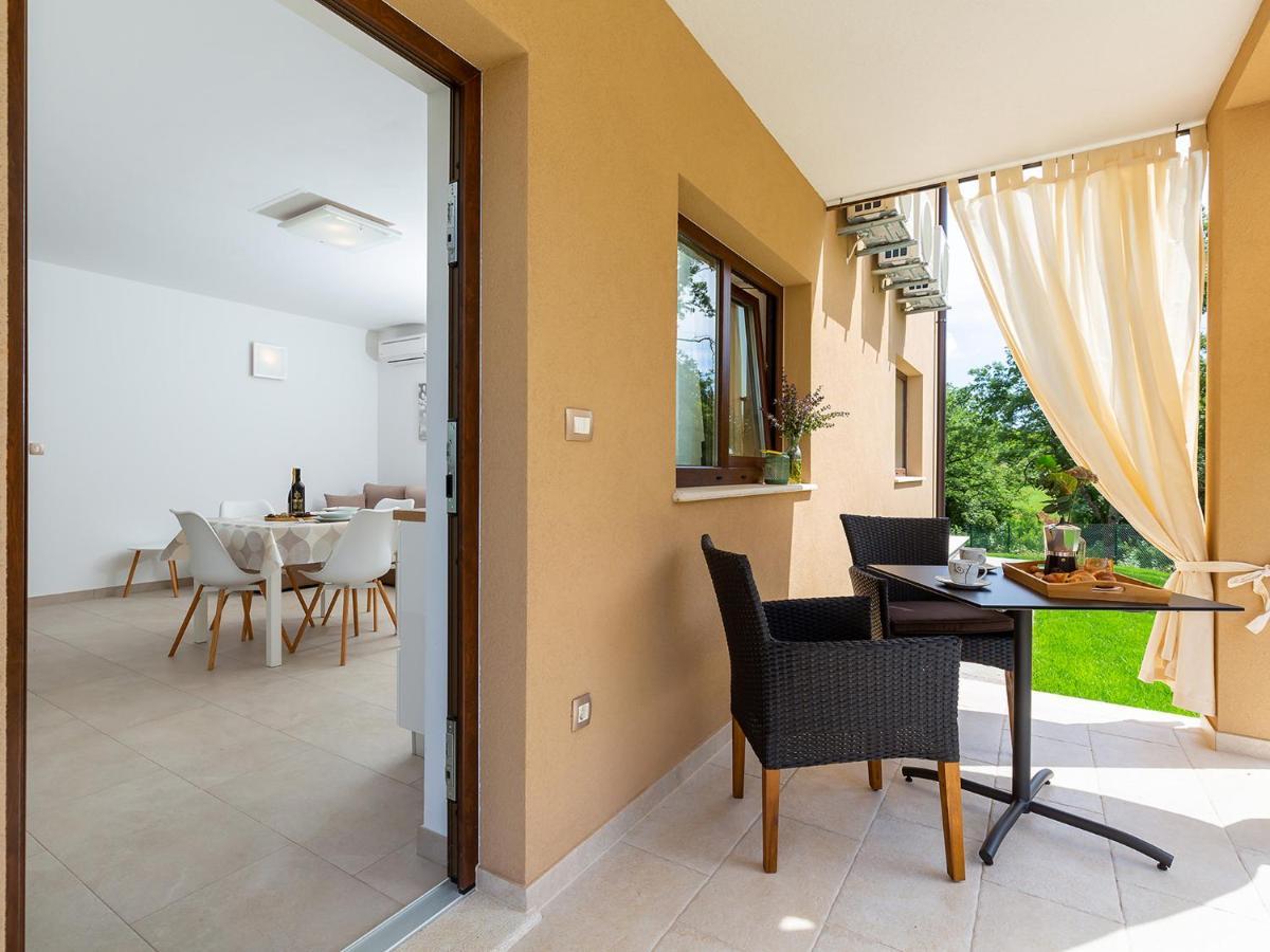 Villa Gioia Apartment With Terrace Porec Bagian luar foto