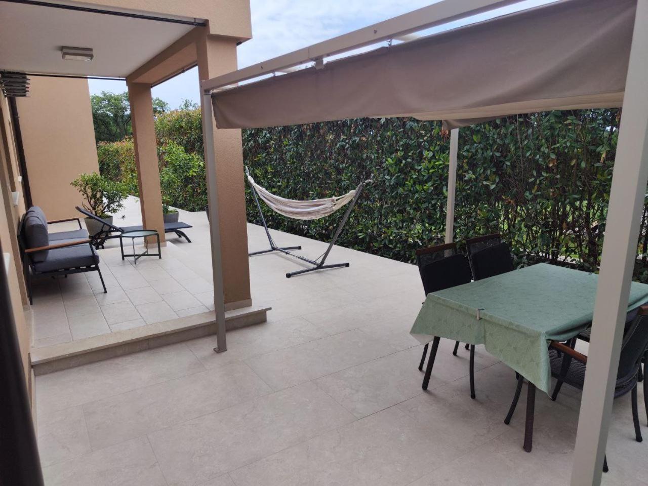 Villa Gioia Apartment With Terrace Porec Bagian luar foto